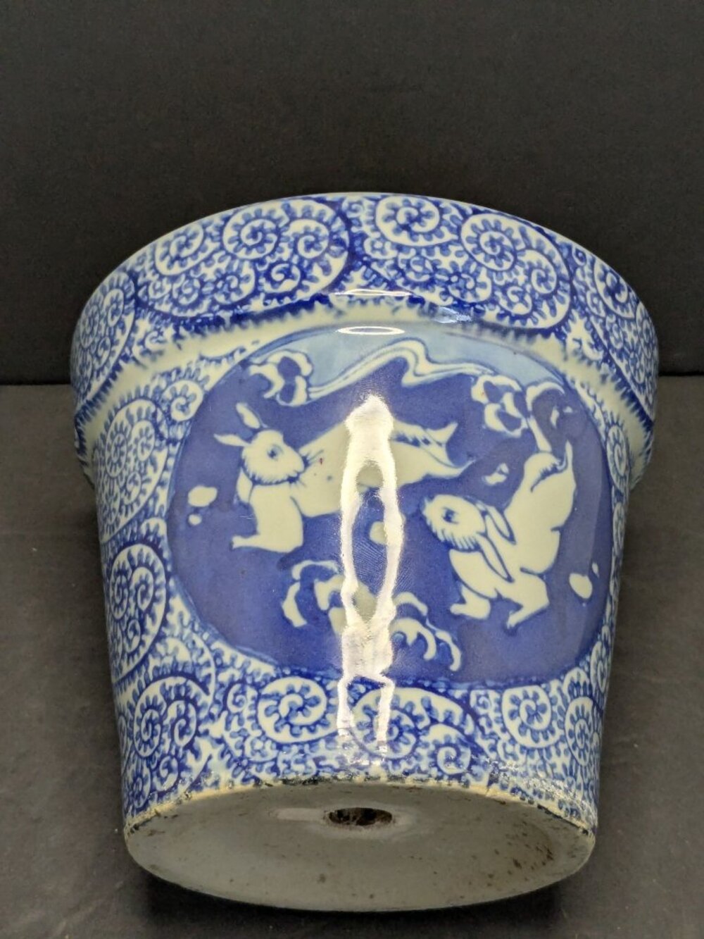 Vtg. Brush Pot/Jardiniere Planter Bunny Rabbit Motif Blue & White Floral Pattern